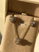 Conjunto Coração Com Zircônia Cristal em Prata 925 Banho de Ródio Branco