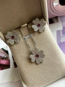 Conjunto Trevo com Zircônia Cristal e Pink em Prata 925 Banho de Ródio Branco