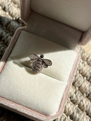 Pingente Abelha com Zircônia Cristal (Para Pulseira) em Prata 925 Banho de Ródio Branco