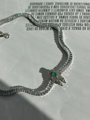 Pingente Menino com Zircônia Cristal e Fusion Verde Esmeralda em Prata 925 Banho de Ródio Branco